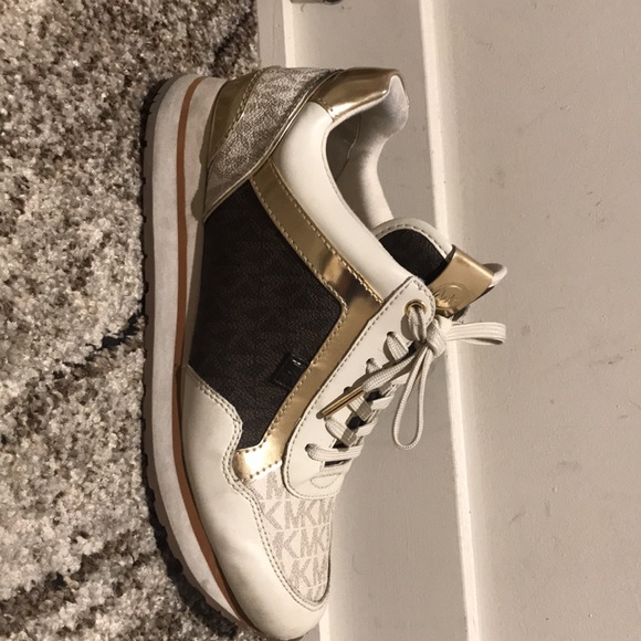 Micheal Kors Shoes - Picture 2 of 11